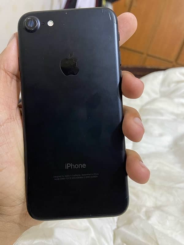 I am selling iphone7 in very good condition (Non pta) 0