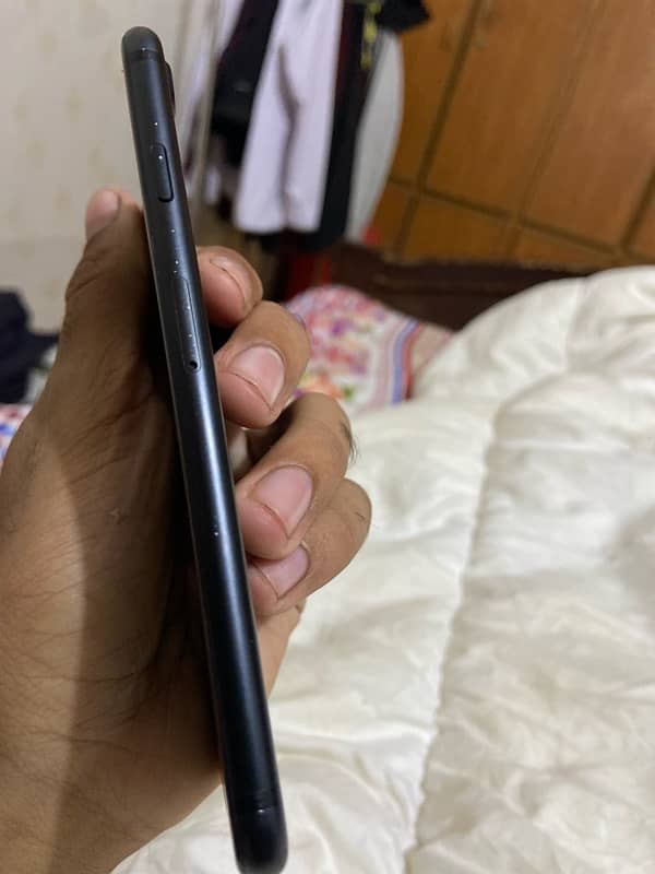 I am selling iphone7 in very good condition (Non pta) 3