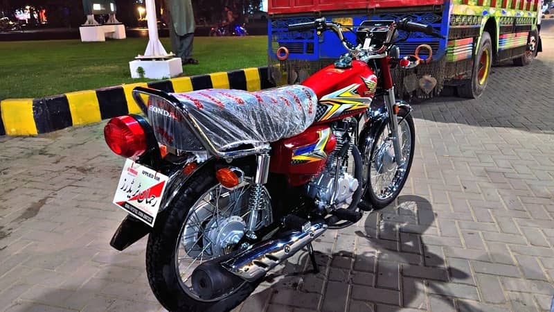 honda 125 number lagwa liya hai 1