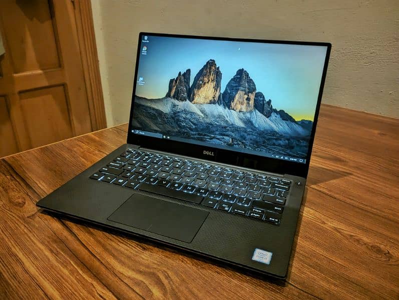 Dell XPS 13 9350 Core i7 8GB 256GB 4K Touch Display 0