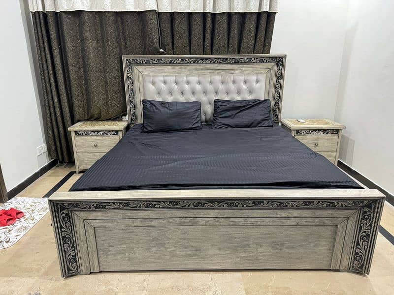 latest and unique king size bed 0