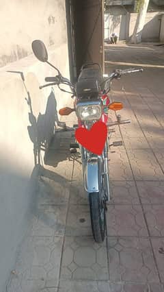 new bike lani ha is liay sale kar rhy