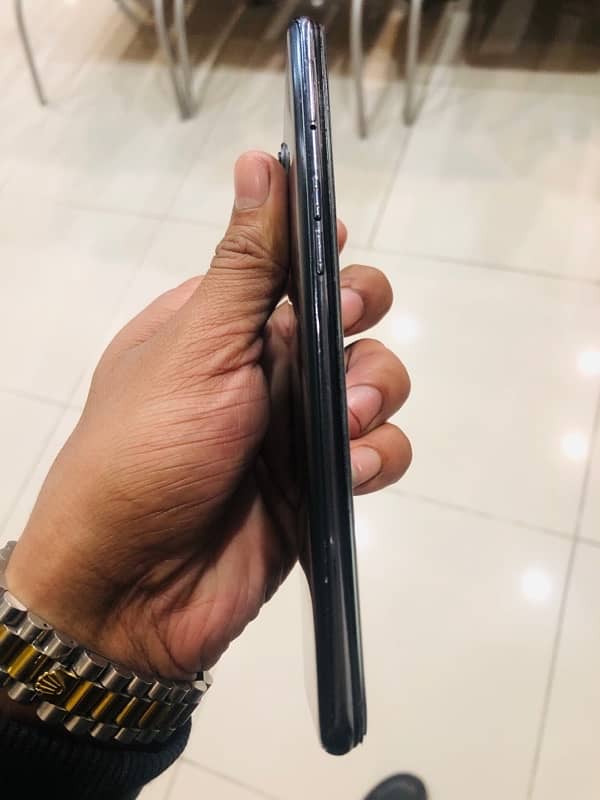 oppo F17pro 4