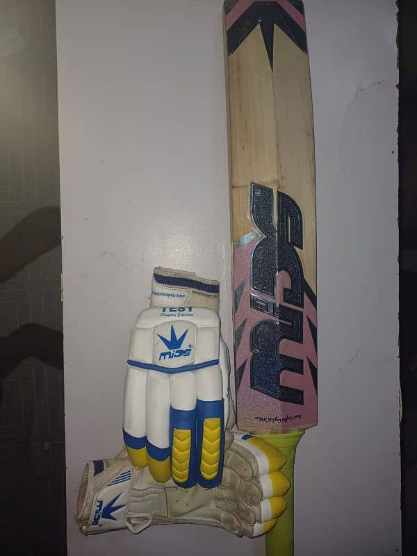 Mids Bat & Gloves (Original) 6