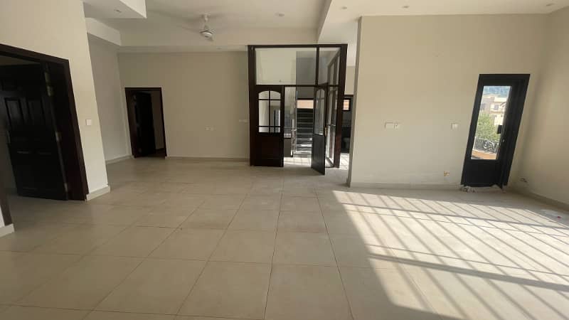 LUXURY 12 MARLA UPPER PORTION FOR RENT 6