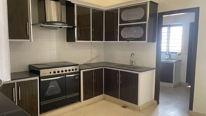 LUXURY 12 MARLA UPPER PORTION FOR RENT 10