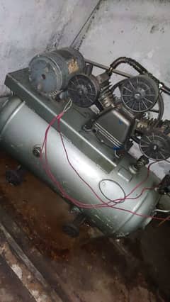 AIR COMPRESSOR