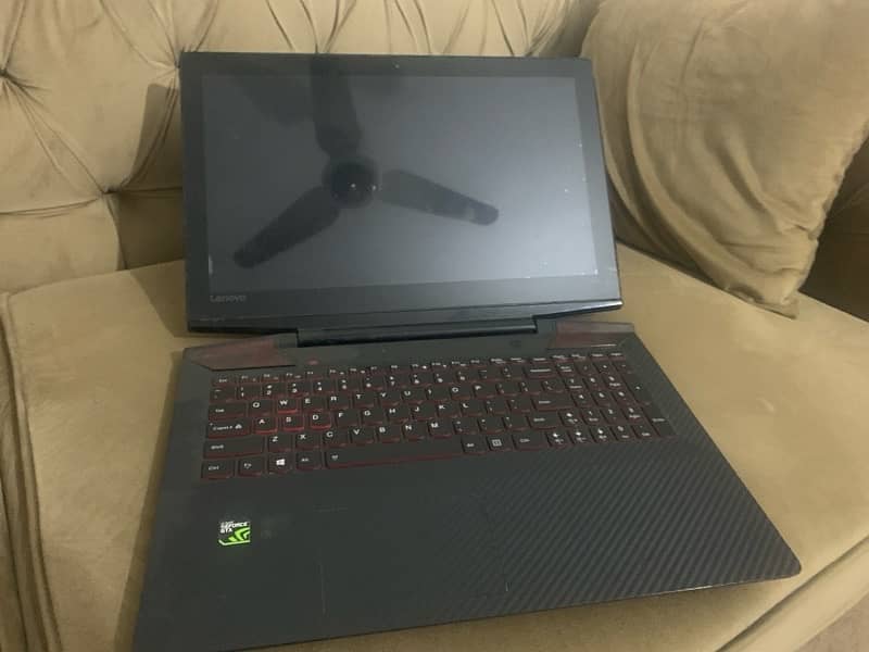 Lenovo Y-700 0