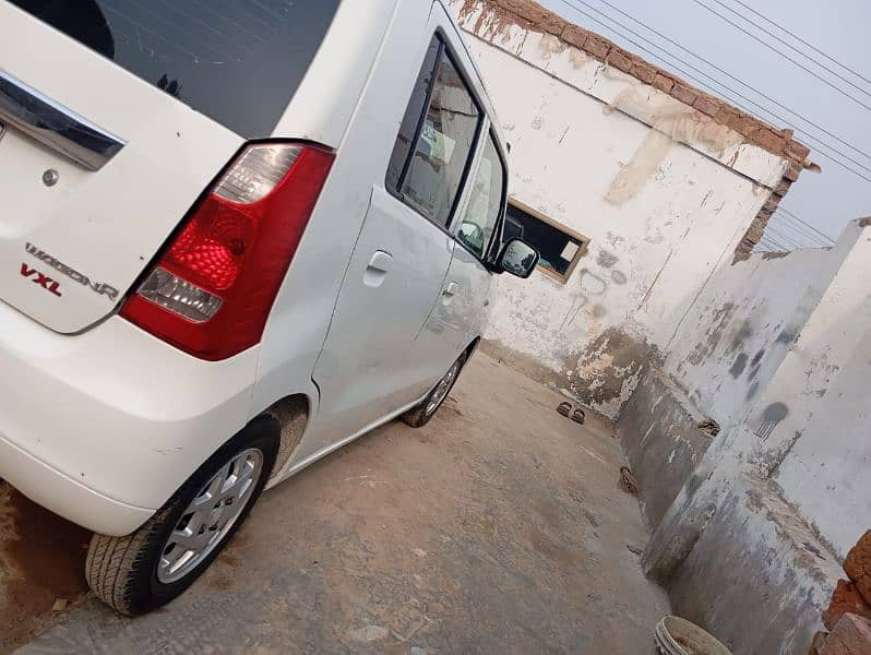 Suzuki Wagon R 2018 6