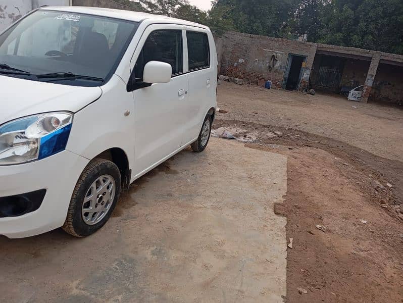 Suzuki Wagon R 2018 12