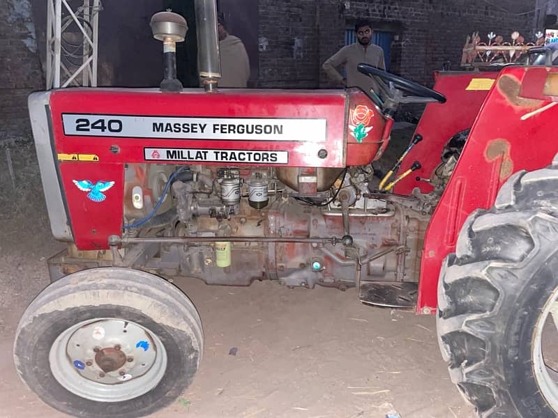 Massey Farguson 240 4