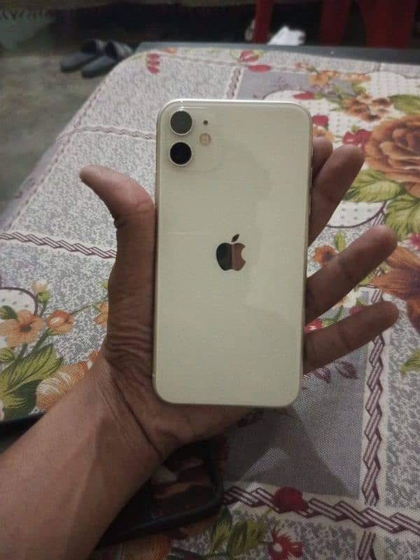 I phone 11 non pta white color good condition 03471411172 4