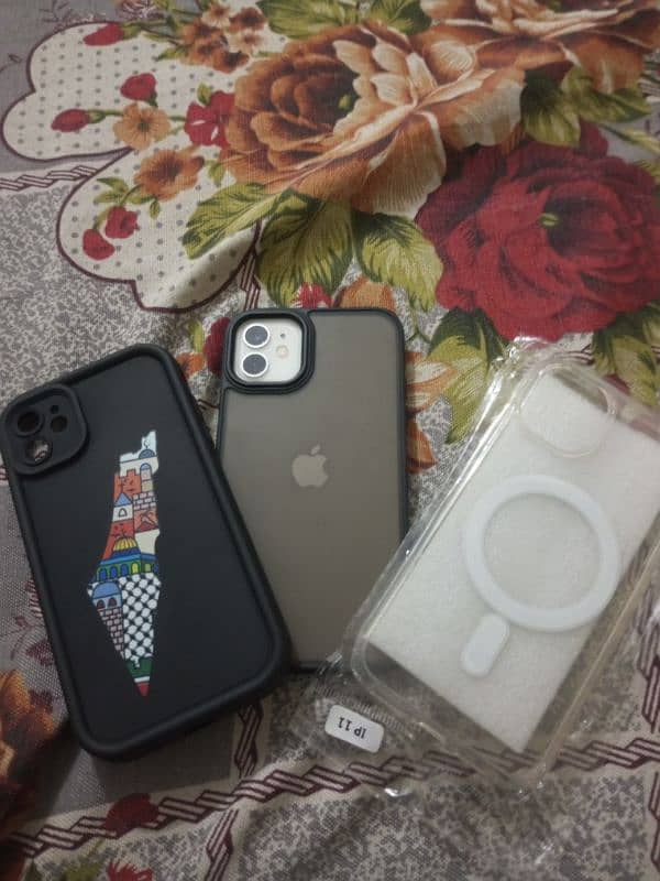 I phone 11 non pta white color good condition 03471411172 6