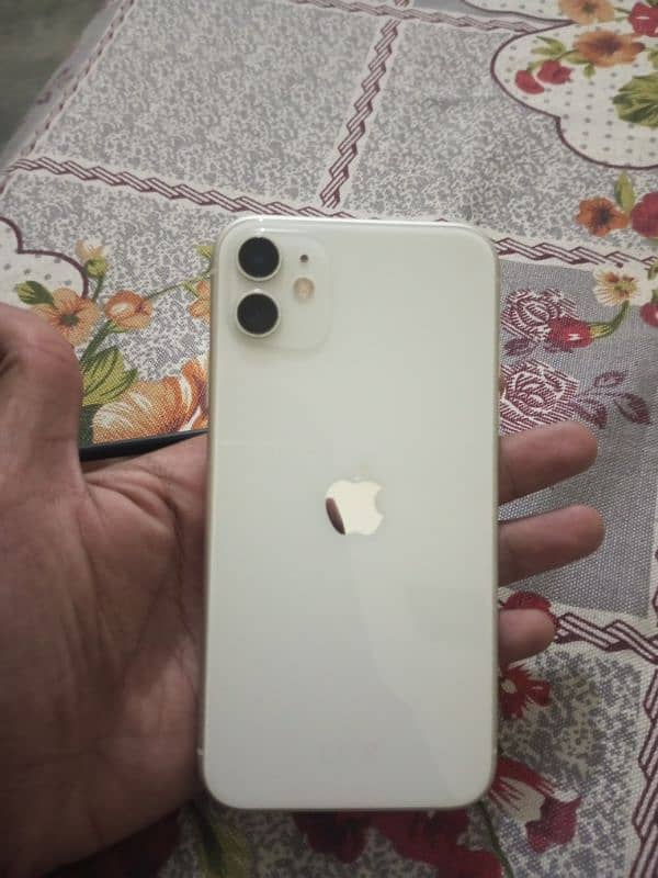 I phone 11 non pta white color good condition 03471411172 12