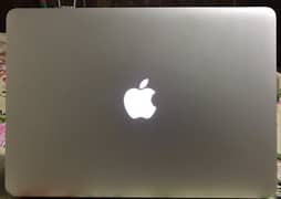 Apple MacBook Air 2017 ( 13 inch Display Lush Condition )