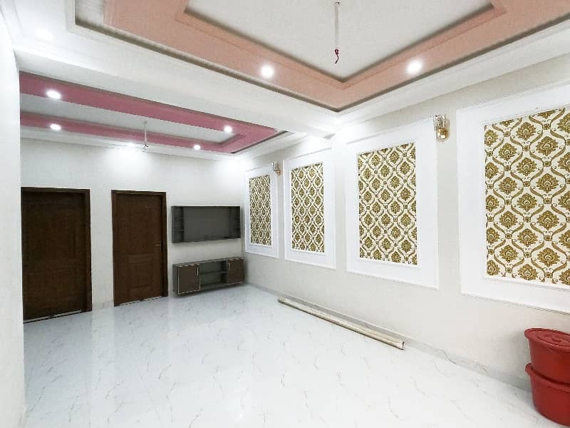 Near To Park 5 Marla House In Only Rs. 15200000 8