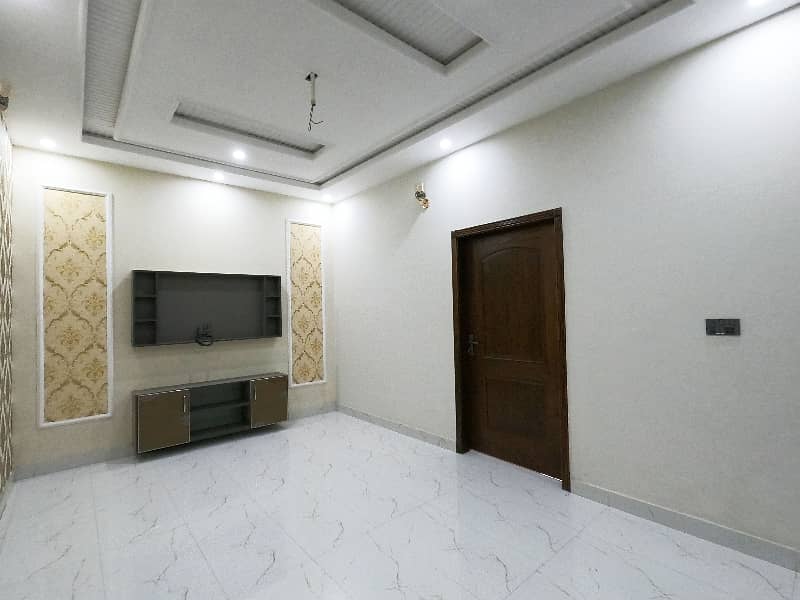 Near To Park 5 Marla House In Only Rs. 15200000 14