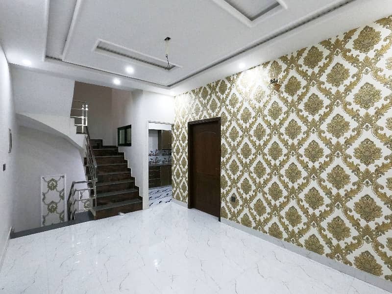 Near To Park 5 Marla House In Only Rs. 15200000 22