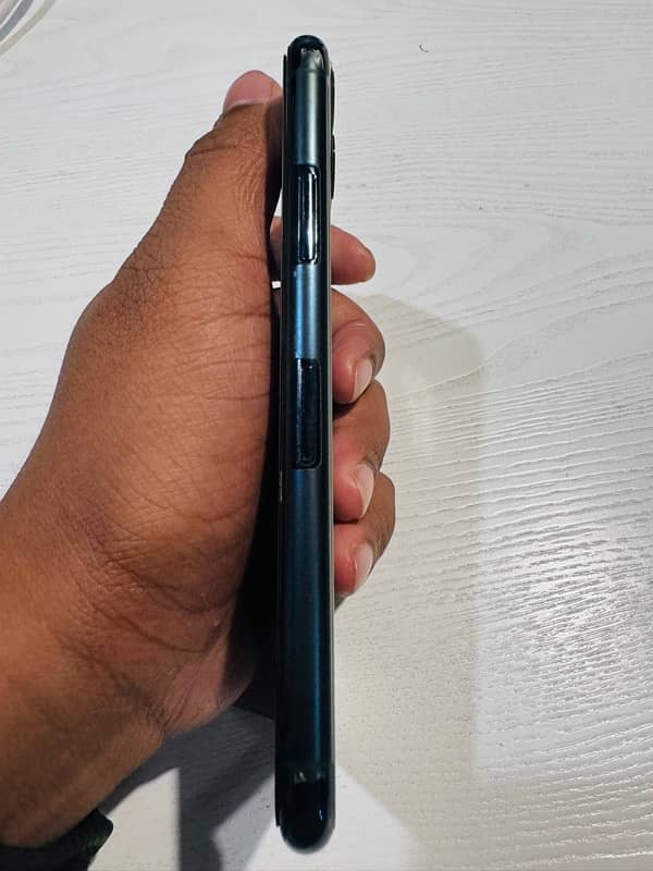 iphone 11 pro PTA Approved 5