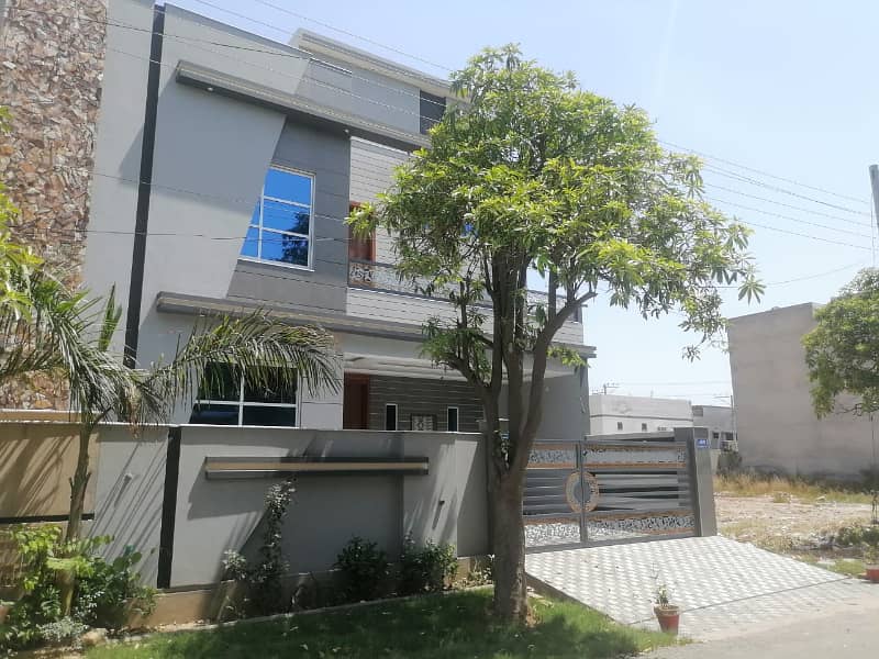 10 MARLA BRAND NEW HOUSE AVAIABLE FOR SALE 10