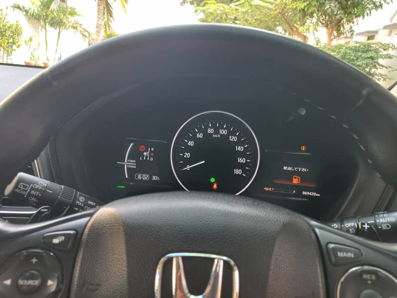 Honda Vezel 2018 z  sensing 12