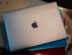 Macbook Pro 2017 16/256 Retina Display 13.3" All Ok With Warranty