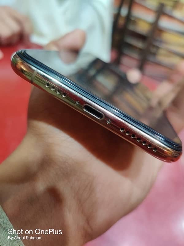 I phone Xs max 256gb factory unlock 03107562963 4