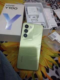 vivo Y100 complete saman 8/256 with 10 monts warnty 03121190216