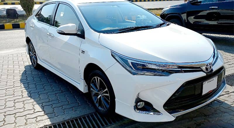 Toyota Altis Grande 2018 1