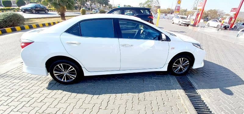 Toyota Altis Grande 2018 3