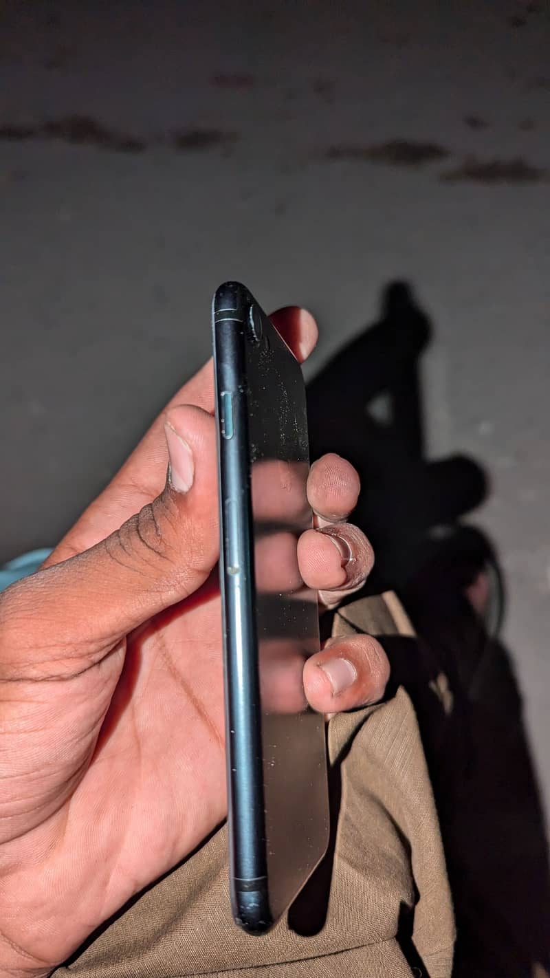 Iphone 7, Used in 8 months , with cable 1