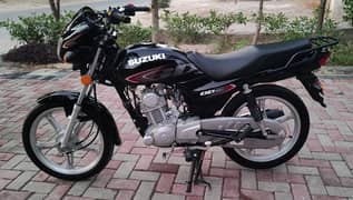 Suzuki 110S black showroom condition