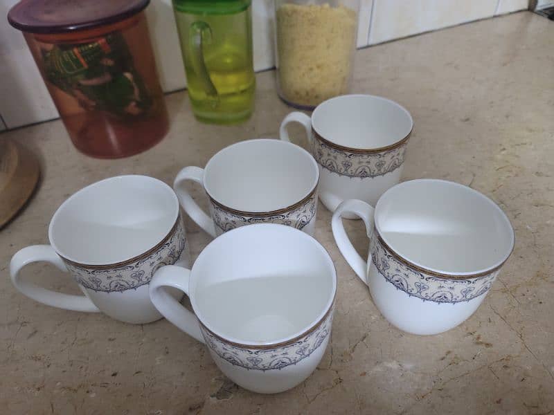 Set of 5 Cups 2