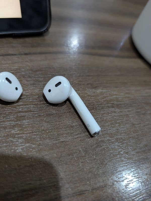 Airpods 2 6