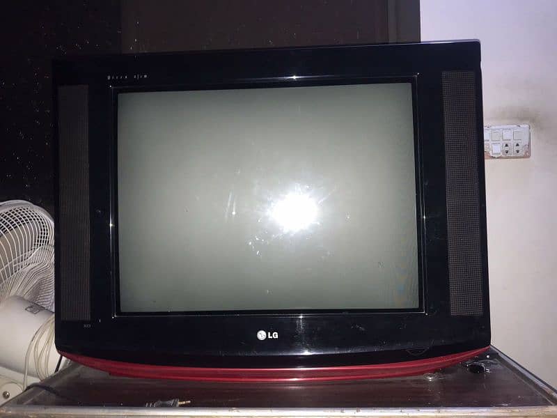 LG 27" Ultra Slim TV 0