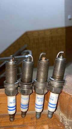 4 Bosch Platinum spark plugs for Mercedes