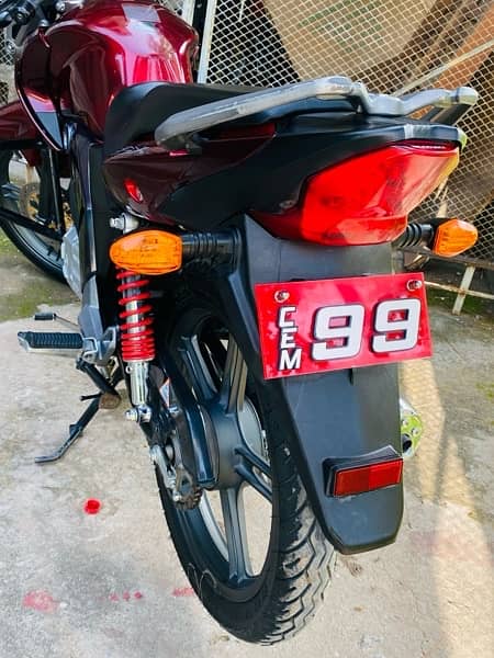 Selling my Suzuki GSX-125 with all Genuine Accessories 3