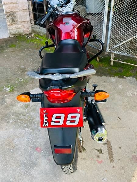 Selling my Suzuki GSX-125 with all Genuine Accessories 11