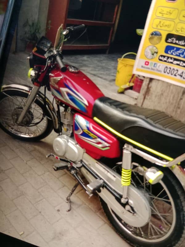 CG 125 2022 in show room condition 6000km 1