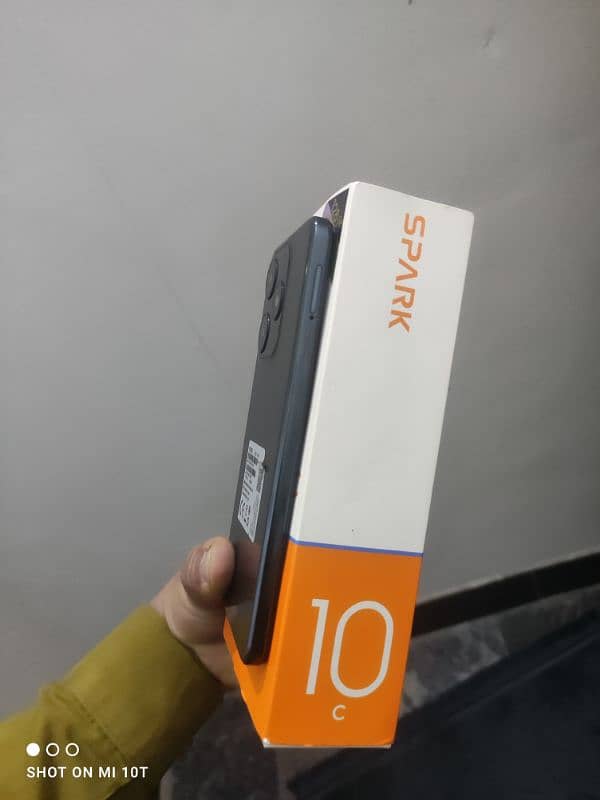 Tecno Spark 10 c with full box 4+4 /128 10/9 condition no any fault 5