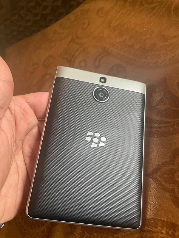 blackberry passport silver edition 2