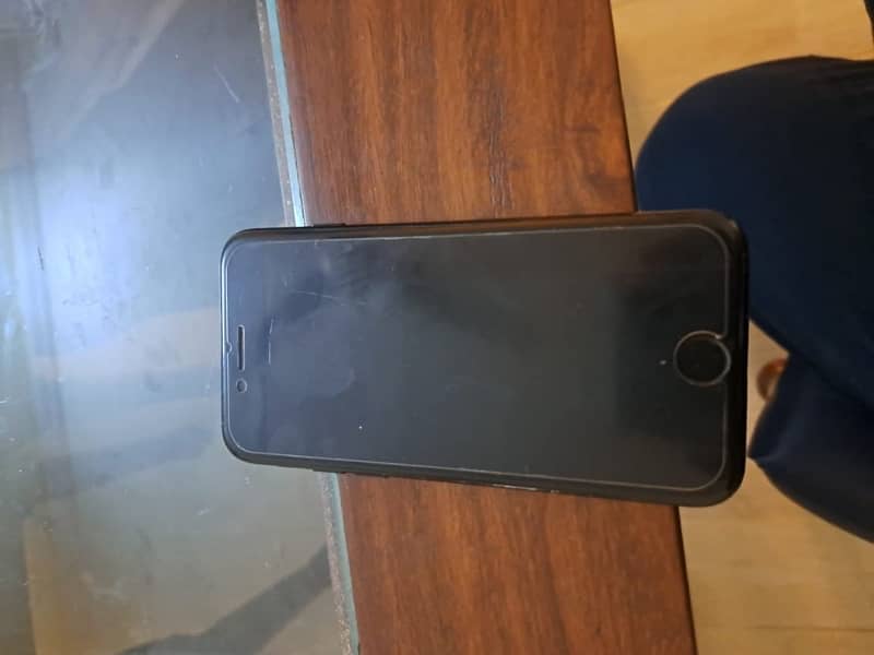 Iphone 7 PTA aprroved 128 GB 8