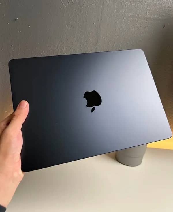 MacBook Air M2 Midnight Blue 90% Battery 0