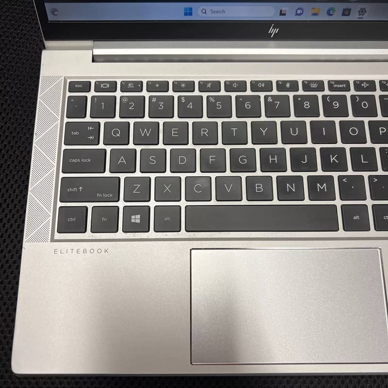 HP Elitebook 830 G7 Touch screen (0-3-3-4-3-0-8-6-2-8-1) 14