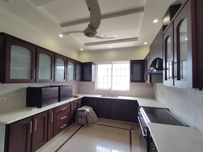 One Kanal Semi Furnished House Available On Rent Close To The Raya Phase 06 5