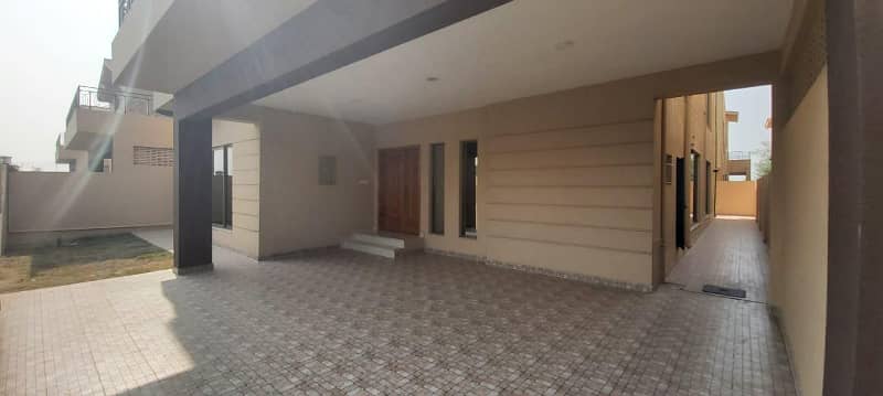 17 Marla 5 Bedroom Brig House Available for Sale in Askari 10 Sector-F Lahore Cantt 13