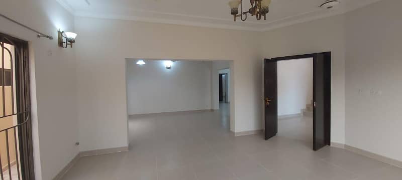 17 Marla 5 Bedroom Brig House Available for Sale in Askari 10 Sector-F Lahore Cantt 27