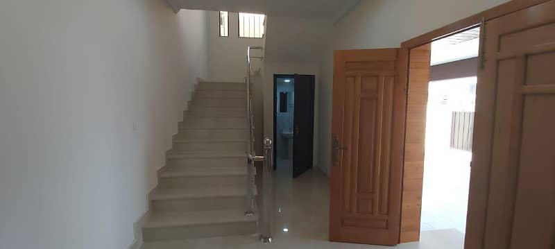 17 Marla 5 Bedroom Brig House Available for Sale in Askari 10 Sector-F Lahore Cantt 33