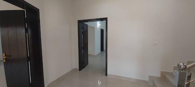 17 Marla 5 Bedroom Brig House Available for Sale in Askari 10 Sector-F Lahore Cantt 34