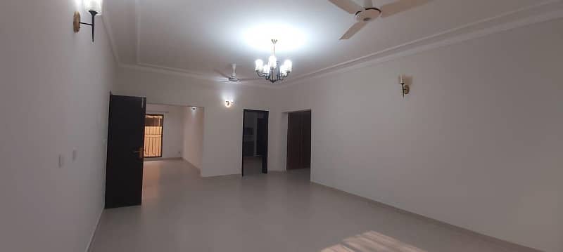 17 Marla 5 Bedroom Brig House Available for Sale in Askari 10 Sector-F Lahore Cantt 35